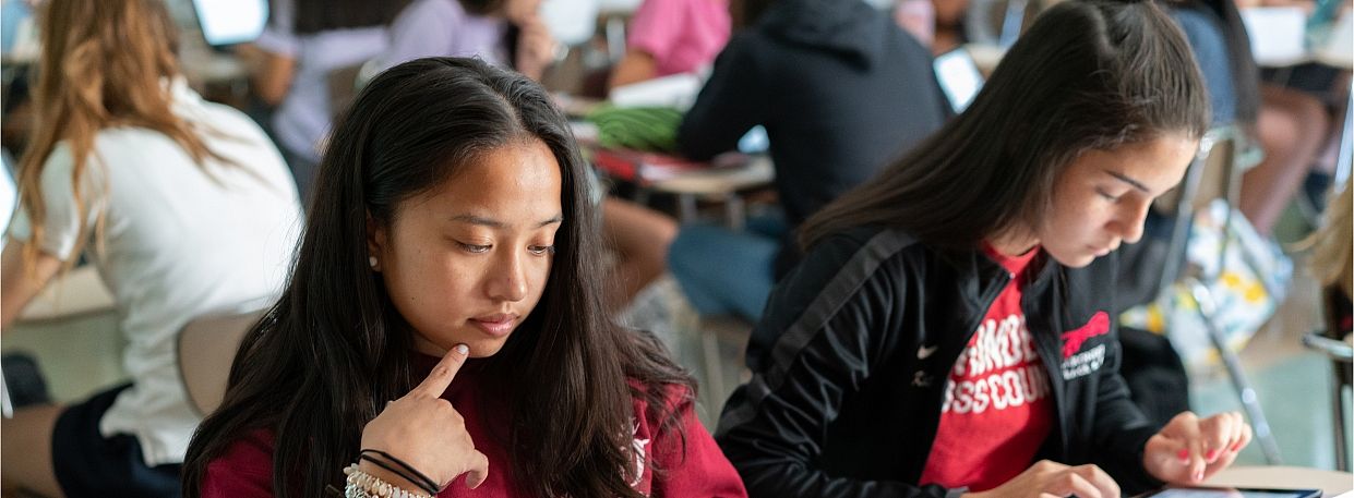 This is the caption for the classroom image.